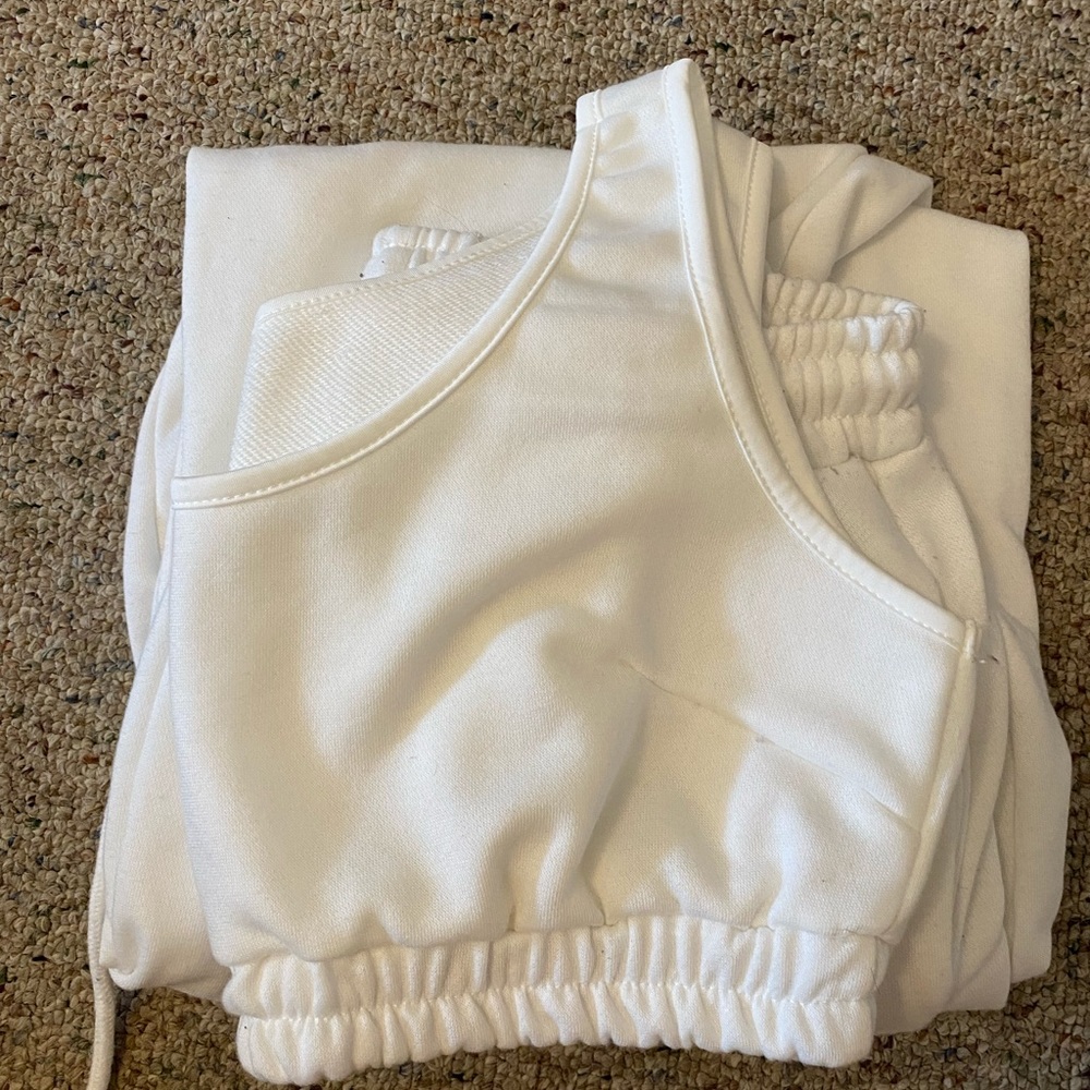 Scoop neck crop tank and matching sweatpants